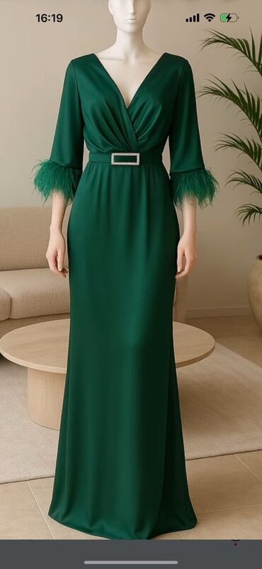 Ziyafət donları: Mağaza bağlandığı üçün Geyimlər maya dəyərindən aşağı satılır 30 azn — 12