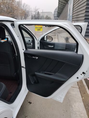 BYD: BYD E2: 2020 г., Автомат, Электромобиль, Хэтчбэк — 10