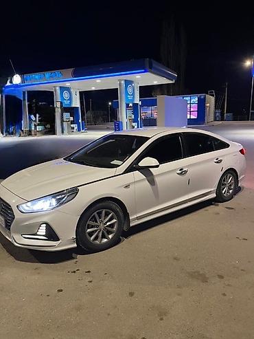 Сдаю Kia K5, Почасово, С водителем
