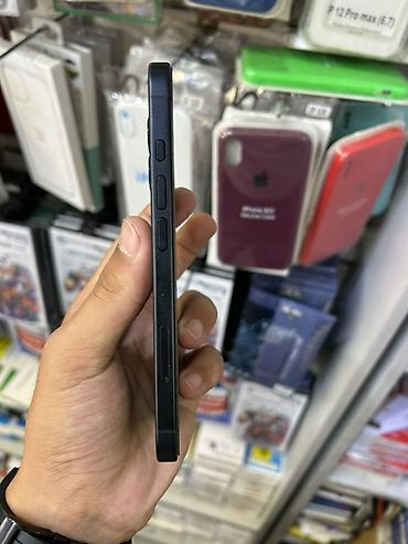 pro max: Смартфон Apple iPhone (черный, компактный корпус с плоскими гранями) — 3