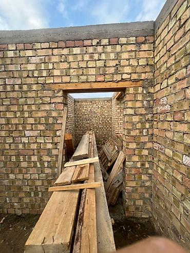 Строительный кирпич: Одноэтажный дом в стадии строительства из полнотелого кирпича на — 10