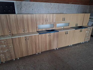 Kuhinjski nameštaj: Kuhinja 2m iverica 300e — 2