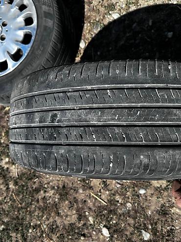 т 28 х4: Комплект из 4 легкосплавных дисков Mercedes с шинами Kumho Solus TA31 — 2
