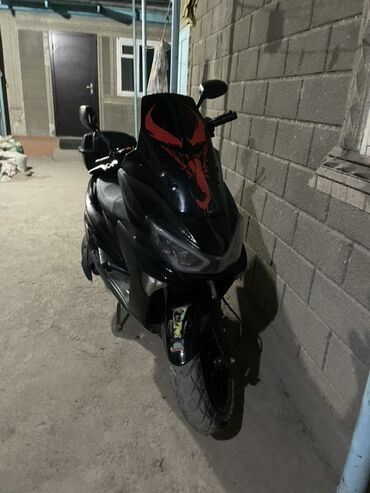 дополнительные фары на скутер: Скутер Suzuki, 150 куб. см, Бензин, Б/у