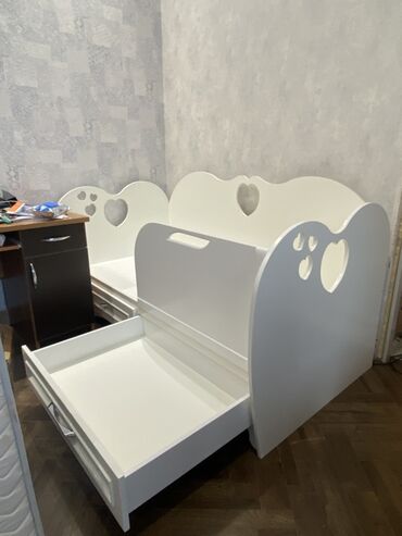 Yataq otağı dəstləri: Uşaq üçün funksional ağ çarpayı - Material: möhkəm MDF/şpon lövhə, ağ — 4