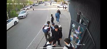 Продажа магазинов: Продаётся готовый продуктовый магазин в 5 микрорайон 19/3 дом Площадь — 14