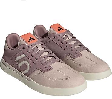 Кроссовки и спортивная обувь: Кроссовки, 38, 39.5, Adidas, Новый, цвет - Розовый, Бесплатная доставка — 1
