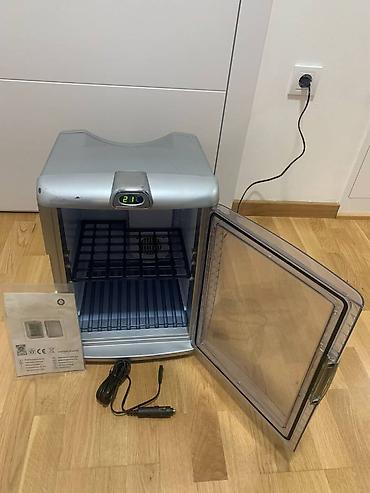 RS - Other Car Accessories: Mini frižider Barischer 12/220V extra Odličan mini frizider — 5