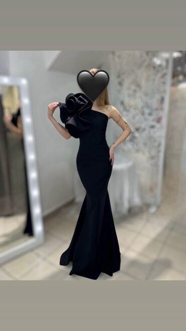чёрное платье размер 50 52: Кече көйнөгү, Суу периси, Узун модель, Жеңдери жок, Бир жеңдүү, M
