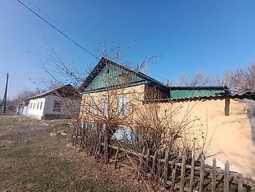 продам дом киргизия 1: Продаётся жилой дом Чалдовар с двором и хозяйственными постройками. - — 2