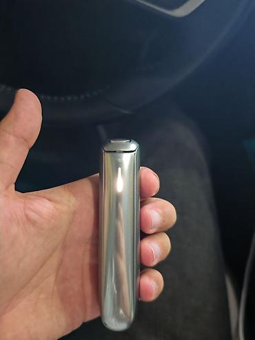 Ploom Aura silvee. 2 aydi alib az isletmisem. Qutusu zaryatkasi
