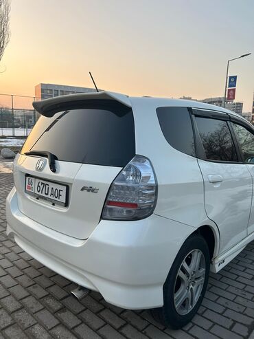 фит задний фара: Honda Fit: 2006 г., 1.5 л, Автомат, Бензин, Хэтчбэк