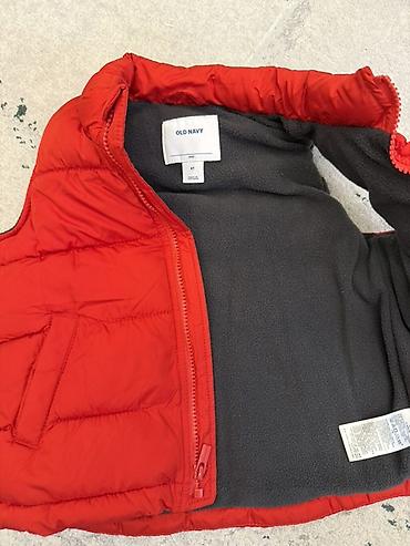детский жилет: Тёплый детский пуховый жилет Old Navy - Бренд: Old Navy - Размер на — 2