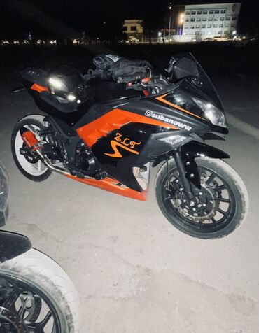 электро мотоцикыл: Спортбайк Kawasaki, 400 куб. см, Бензин, Взрослый, Б/у