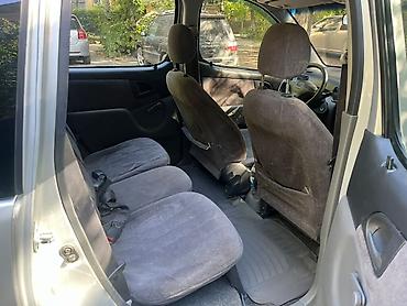 версио: Toyota Yaris Verso: 2002 г., 1.3 л, Автомат, Бензин, Универсал — 10