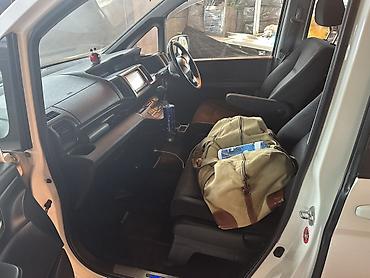 Honda: Honda Stepwgn: 2011 г., 2 л, Вариатор, Бензин, Минивэн — 6