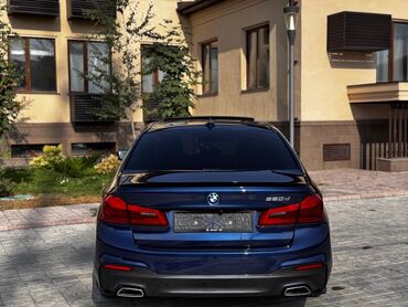 машина м5 ф90: Представляем седан BMW 520d G30 в синем цвете, оснащенный черными