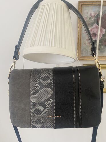 plisane trenerke novi pazar: Shoulder bag, David Jones, Material: Polyester