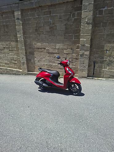 velo kaska: Salam. yamaha fascino ideal veziyyetde az surulub. sənətlər — 1