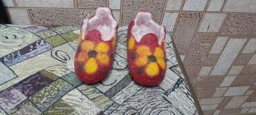 обувь осень: Продаю детские войлочные тапочки размер 25-26