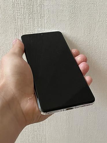 мишь: OnePlus 13, Б/у, 256 ГБ, цвет - Белый, 1 SIM, 2 SIM, eSIM — 2