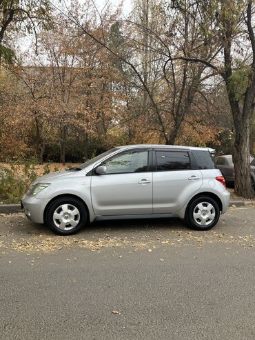 Toyota: Toyota ist: 2004 г., 1.5 л, Автомат, Бензин, Хэтчбэк