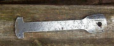 Ostali antikviteti: Stara saračka alatka. Stara saračka alatka. Ručni rad. Teška, masivna — 2