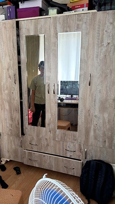 Dolablar: İşlənmiş, 4 qapılı, Güzgülü, Boz, Taxta, Açılan, Düz dolab — 1
