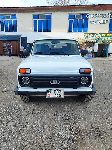 Унаа: ВАЗ (ЛАДА) 4x4 Niva: 2015 г., 1.7 л, Кол менен иштөөчү, Бензин, Жол тандабас — 2