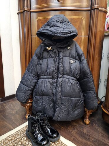 Верхняя одежда: Продаю верхнюю одежду на девочку от 7-9 лет одежда новая или в — 10