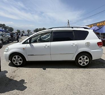 voxy noah: Toyota Avensis Verso: 2002 г., 2 л, Автомат, Бензин, Минивэн — 4