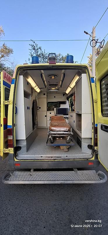 Аренда фургона: Карета скорой помощи на базе фургона (тип «Ambulance», надписи Rescue — 2