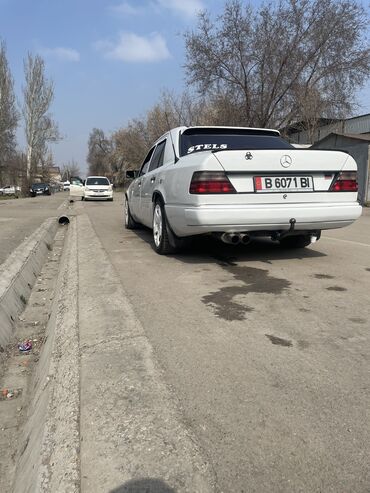 Mercedes-Benz: Mercedes-Benz W124: 1990 г., 2.3 л, Механика, Бензин, Седан
