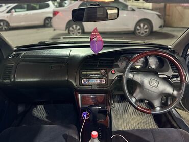 Honda: Honda Accord: 2002 г., Седан — 8