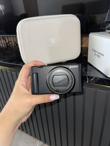 фотоаппарат палароид: Фотоаппарат Sony ZV-1F черного цвета, предназначенный для