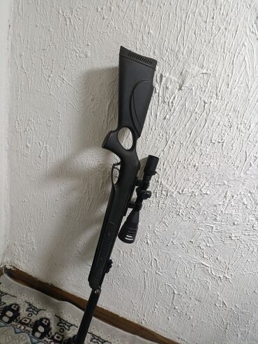 Скутеры: Мопед красного цвета с черными и серыми акцентами. Оснащен передней — 46