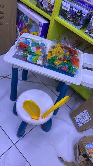 писталет игрушечный: Продаю игрушечный ЛЕГО стол с 1 стулом Размер стола 35×45 Имеется
