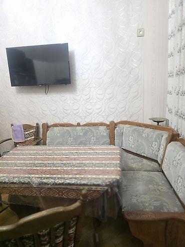 stolustu sufreler: Mətbəx/nahar dəsti – künc divanı, masa və stullar - Tərkib: L formalı — 1