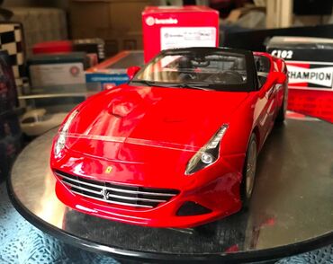 Avtomobil modelləri: Коллекционная модель Ferrari California T Open Red 2014 BBurago Scale — 14