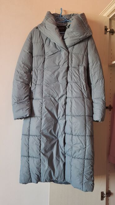 Куртки: Куртка зимняя отдам всего за 900 сом