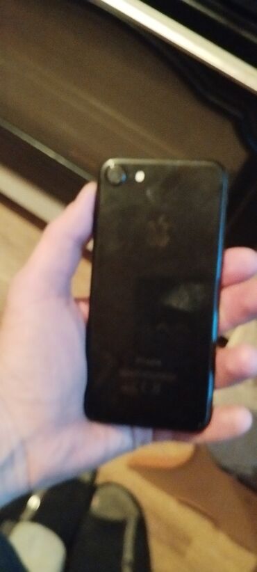 Apple iPhone: IPhone 7, Колдонулган, 128 ГБ, Jet Black, Заряддоочу түзүлүш, Каптама, Кабель, 100 %