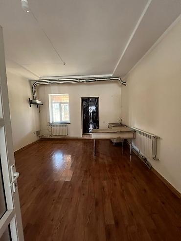 Долгосрочная аренда домов: 400 м², 7 комнат, Балкон застеклен, Видеонаблюдение, Бассейн — 15