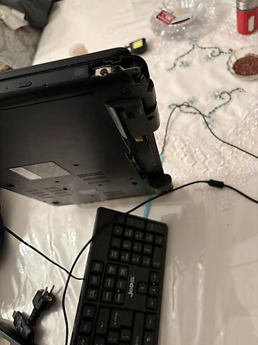 Ноутбуки и аксессуары: Acer noutbuk – 15.6" ekran, inteqrasiya olunmuş veb‑kamera və — 2