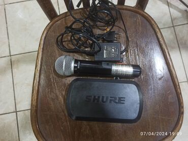 besprovodnoi mikrofon dlya karaoke: Yaxsi veziyyetde qalib az istifade olunub mhz536-548 kesilme qirilma