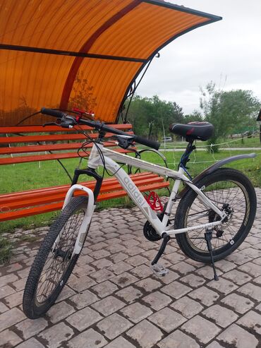 велосипед 26 размер: Б/У Велосипед
Калёс размери: 26
 срочно телофон номер 
Адрес:Бишкек