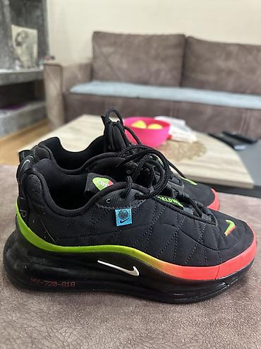 nike 152: Nike patike, broj 37 🖤 Efektan crni model sa zelenim i crvenim — 1