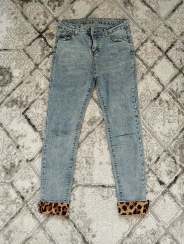 женские джинсовые шорты с гипюром: Джинсовая куртка и джинсы. Комплект. Размер куртки M Размер джинс