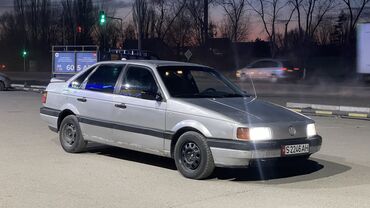 россия авто: Volkswagen Passat: 1990 г., 1.8 л, Механика, Бензин, Седан
