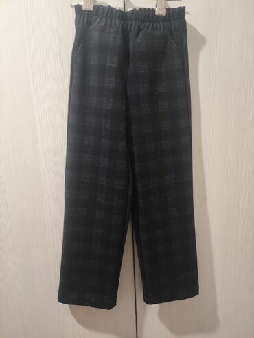 Другие детские вещи: Вещи на девочку 5-6-7 лет. Блузка белая без пятен. Брюки подойдут на — 5