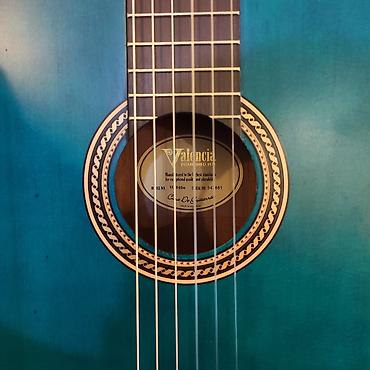 ukulele: Klassik gitara Valencia VC204TBU Üst:Sitka Spruce Qol: Ebonized — 2